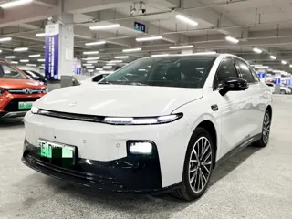 Leapmotor B01 2025 купить из Китая, цена 2 913 000 ₽ — Suifenhe Auto