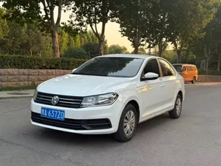 Volkswagen Santana 2021 купить из Китая, цена 1 116 000 ₽ — Suifenhe Auto