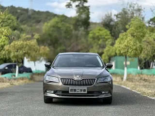Skoda Superb 2018 купить из Китая, цена 1 534 000 ₽ — Suifenhe Auto