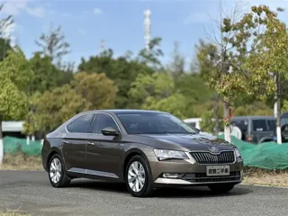Skoda Superb 2018 купить из Китая, цена 1 534 000 ₽ — Suifenhe Auto