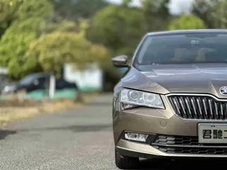 Skoda Superb 2018 купить из Китая, цена 1 534 000 ₽ — Suifenhe Auto