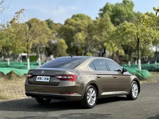 Skoda Superb 2018 купить из Китая, цена 1 534 000 ₽ — Suifenhe Auto