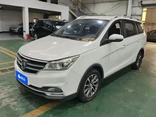 Baojun 730 2019 купить из Китая, цена 1 108 000 ₽ — Suifenhe Auto