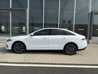 Roewe D7 2025 купить из Китая, цена 2 460 000 ₽ — Suifenhe Auto