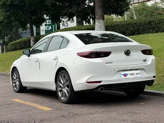 Mazda Mazda3 2021 купить из Китая, цена 1 939 000 ₽ — Suifenhe Auto