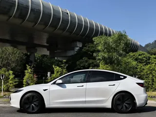 Tesla Model 3 2024 купить из Китая, цена 4 735 000 ₽ — Suifenhe Auto