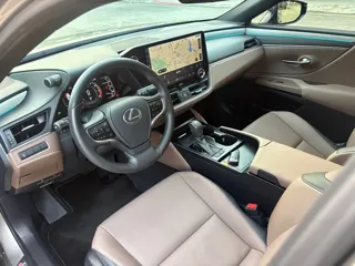 Lexus ES 2026 купить из Китая, цена 5 070 000 ₽ — Suifenhe Auto