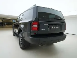 Toyota Land Cruiser Prado 2025 купить из Китая, цена 9 844 000 ₽ — Suifenhe Auto