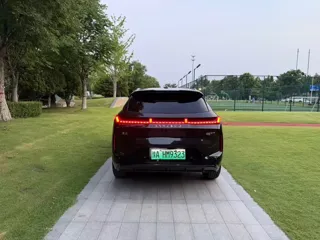 Lynk & Co 08 EM-P 2024 купить из Китая, цена 3 614 000 ₽ — Suifenhe Auto