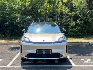 Lynk & Co 08 EM-P 2024 купить из Китая, цена 3 381 000 ₽ — Suifenhe Auto