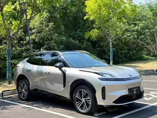 Lynk & Co 08 EM-P 2024 купить из Китая, цена 3 381 000 ₽ — Suifenhe Auto