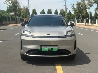 Lynk & Co 08 EM-P 2024 купить из Китая, цена 3 499 000 ₽ — Suifenhe Auto