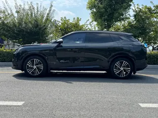 Lynk & Co 08 EM-P 2024 купить из Китая, цена 3 591 000 ₽ — Suifenhe Auto