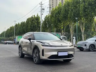 Lynk & Co 08 EM-P 2024 купить из Китая, цена 3 151 000 ₽ — Suifenhe Auto