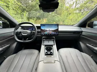 Lynk & Co 07 EM-P 2024 купить из Китая, цена 3 323 000 ₽ — Suifenhe Auto