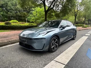 Lynk & Co 07 EM-P 2024 купить из Китая, цена 2 842 000 ₽ — Suifenhe Auto
