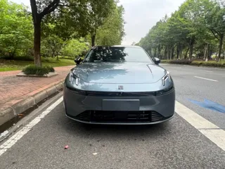 Lynk & Co 07 EM-P 2024 купить из Китая, цена 2 842 000 ₽ — Suifenhe Auto