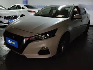 Nissan Teana 2020 купить из Китая, цена 2 001 000 ₽ — Suifenhe Auto