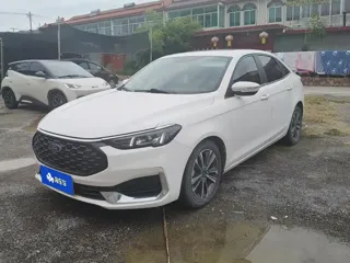 Ford Escort 2021 купить из Китая, цена 1 228 000 ₽ — Suifenhe Auto