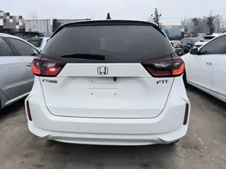 Honda Fit 2023 купить из Китая, цена 1 247 000 ₽ — Suifenhe Auto