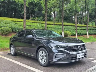 Volkswagen Passat 2023 купить из Китая, цена 1 640 000 ₽ — Suifenhe Auto
