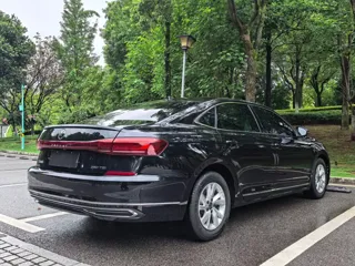 Volkswagen Passat 2023 купить из Китая, цена 1 640 000 ₽ — Suifenhe Auto
