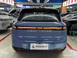 Leapmotor B10 2025 купить из Китая, цена 3 079 000 ₽ — Suifenhe Auto