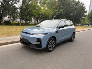 Leapmotor B10 2025 купить из Китая, цена 3 061 000 ₽ — Suifenhe Auto