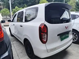Wuling Hongguang EV 2025 купить из Китая, цена 1 317 000 ₽ — Suifenhe Auto