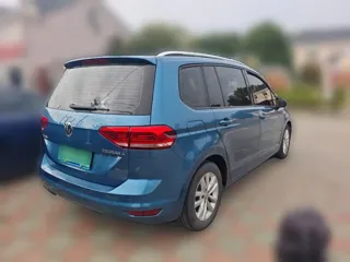 Volkswagen Touran 2018 купить из Китая, цена 1 435 000 ₽ — Suifenhe Auto