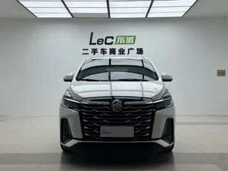 Buick GL8 2023 купить из Китая, цена 4 276 000 ₽ — Suifenhe Auto