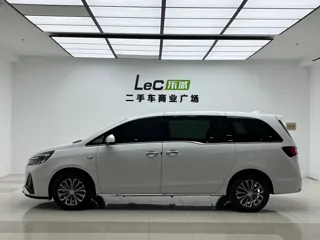 Buick GL8 2023 купить из Китая, цена 4 276 000 ₽ — Suifenhe Auto