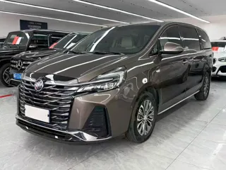 Buick GL8 2023 купить из Китая, цена 3 945 000 ₽ — Suifenhe Auto