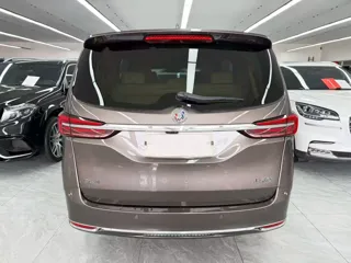 Buick GL8 2023 купить из Китая, цена 3 945 000 ₽ — Suifenhe Auto