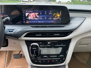Buick GL8 2023 купить из Китая, цена 4 762 000 ₽ — Suifenhe Auto