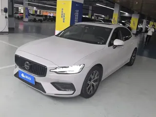 Volvo S60 2024 купить из Китая, цена 3 321 000 ₽ — Suifenhe Auto