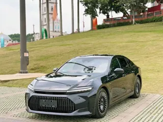 Toyota Crown 2024 купить из Китая, цена 8 225 000 ₽ — Suifenhe Auto
