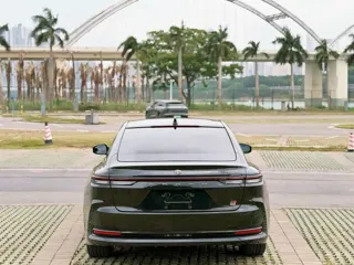 Toyota Crown 2024 купить из Китая, цена 8 225 000 ₽ — Suifenhe Auto