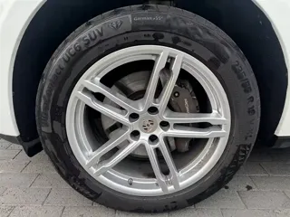 Porsche Macan 2023 купить из Китая, цена 6 996 000 ₽ — Suifenhe Auto