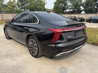 Hongqi H5 2023 купить из Китая, цена 3 285 000 ₽ — Suifenhe Auto