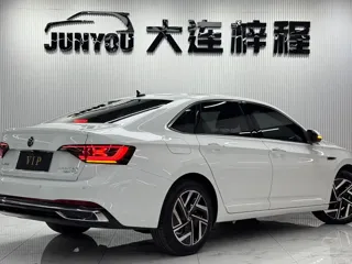 Volkswagen Sagitar 2022 купить из Китая, цена 1 675 000 ₽ — Suifenhe Auto