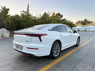Bestune B70 2024 купить из Китая, цена 2 445 000 ₽ — Suifenhe Auto