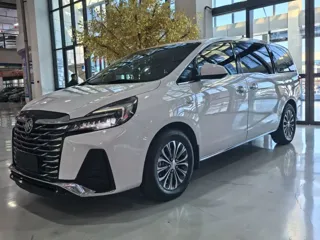 Buick GL8 2023 купить из Китая, цена 3 786 000 ₽ — Suifenhe Auto