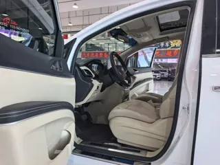 Buick GL8 2023 купить из Китая, цена 3 786 000 ₽ — Suifenhe Auto