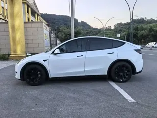 Tesla Model Y 2023 купить из Китая, цена 4 504 000 ₽ — Suifenhe Auto