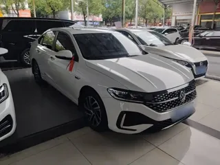 Volkswagen Lavida 2023 купить из Китая, цена 1 441 000 ₽ — Suifenhe Auto