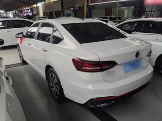 Volkswagen Lavida 2023 купить из Китая, цена 1 441 000 ₽ — Suifenhe Auto