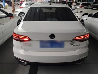 Volkswagen Lavida 2023 купить из Китая, цена 1 441 000 ₽ — Suifenhe Auto
