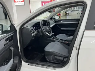 Volkswagen Lavida 2023 купить из Китая, цена 1 340 000 ₽ — Suifenhe Auto