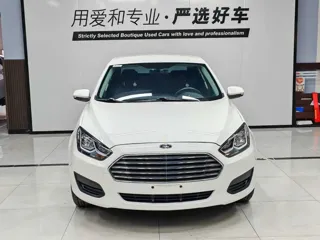 Ford Escort 2021 купить из Китая, цена 1 211 000 ₽ — Suifenhe Auto